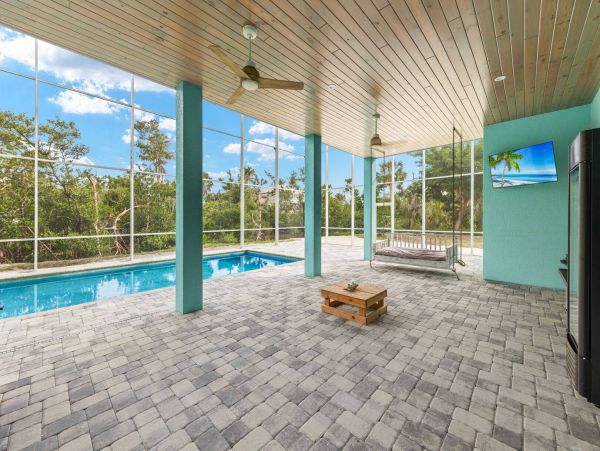 Sanibel Vacation Home Sleeps Six Guests