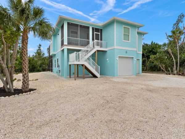 Sanibel Vacation Home Sleeps Six Guests