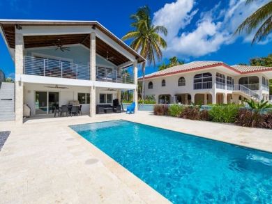 Marathon 4 Bedroom Canal Front Pool Home