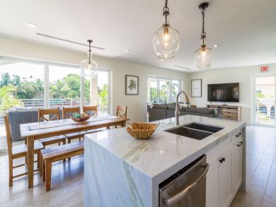 Marathon 4 Bedroom Canal Front Pool Home