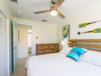 Marathon 4 Bedroom Canal Front Pool Home