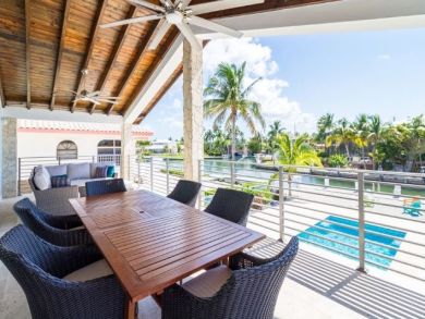 Marathon 4 Bedroom Canal Front Pool Home