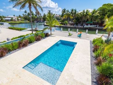 Marathon 4 Bedroom Canal Front Pool Home