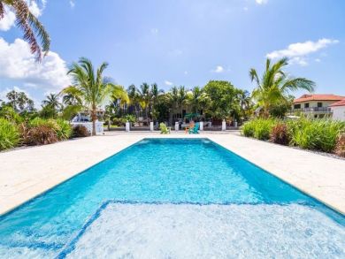 Marathon 4 Bedroom Canal Front Pool Home