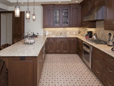 Four Bedroom Mountain View Ski Condo in Vail