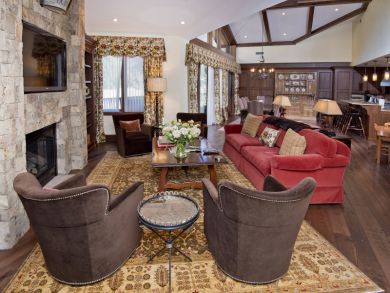 Four Bedroom Mountain View Ski Condo in Vail