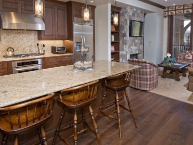 Four Bedroom Mountain View Ski Condo in Vail