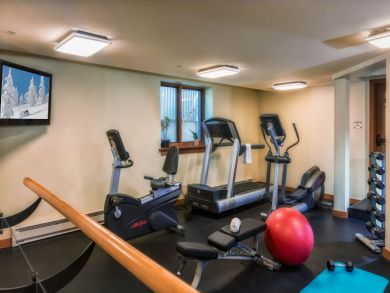 Four Bedroom Mountain View Ski Condo in Vail
