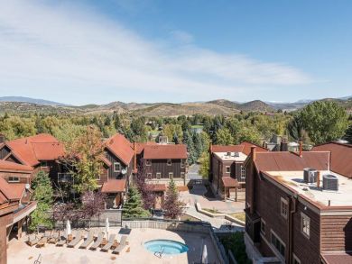 Park City Vacation Condo Sleeps Twelve Guests.