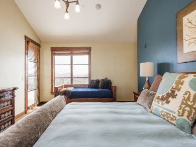 Park City Vacation Condo Sleeps Twelve Guests.