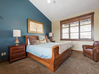 Park City Vacation Condo Sleeps Twelve Guests.