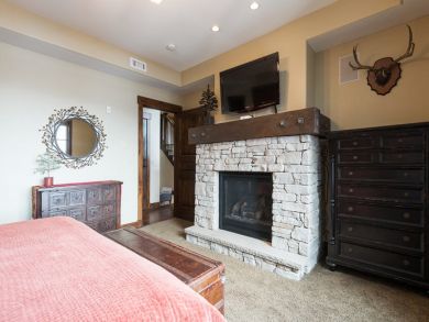 Park City Vacation Condo Sleeps Twelve Guests.