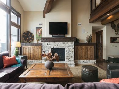Park City Vacation Condo Sleeps Twelve Guests.