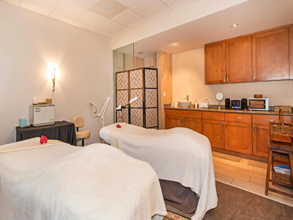 Luxurious Lahaina Rental: 3-Bedroom Suite on Kaanapali Beach