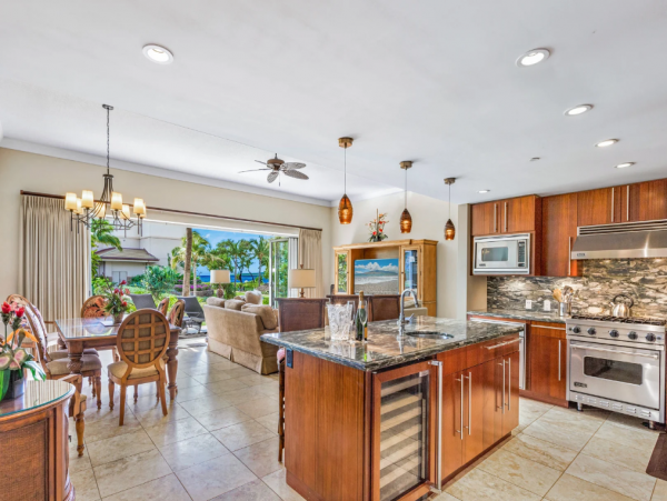 Luxurious Lahaina Rental: 3-Bedroom Suite on Kaanapali Beach
