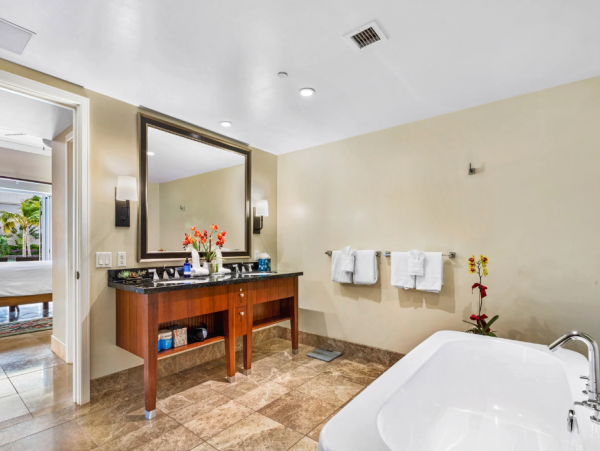 Luxurious Lahaina Rental: 3-Bedroom Suite on Kaanapali Beach
