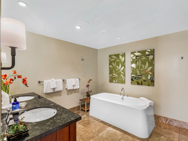 Luxurious Lahaina Rental: 3-Bedroom Suite on Kaanapali Beach