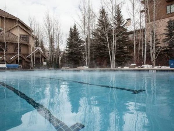 Arrowhead Vacation Home Sleeps Fourteen Guests.