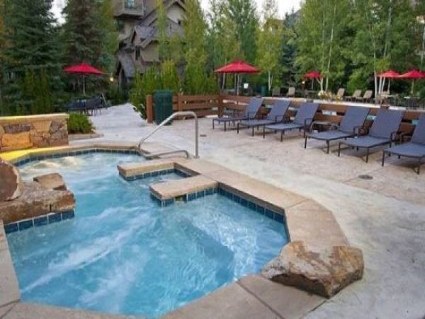 Arrowhead Vacation Home Sleeps Fourteen Guests.