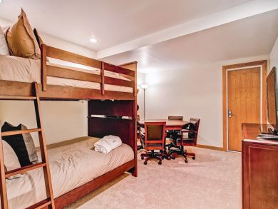 Vail Vacation Home Sleeps Twelve Guests.