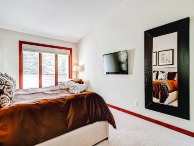 Vail Vacation Home Sleeps Twelve Guests.