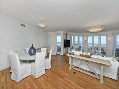 WaterSound Vacation Condo Sleeps Six Guests.