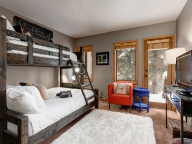 Deer Valley Three Bedroom Ski Condo with Mountain View