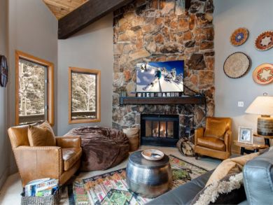 Deer Valley Three Bedroom Ski Condo with Mountain View