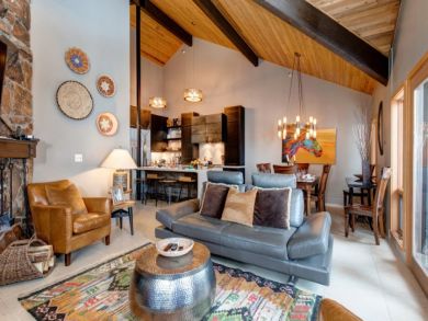 Deer Valley Three Bedroom Ski Condo with Mountain View