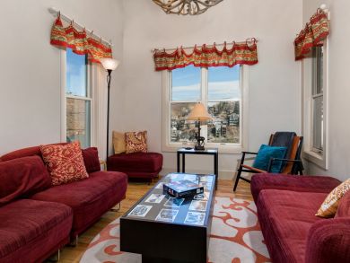 4 Bedroom Ski Home in Park City, Hot Tub & Mountain View