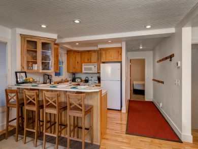 4 Bedroom Ski Home in Park City, Hot Tub & Mountain View