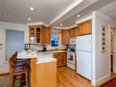 4 Bedroom Ski Home in Park City, Hot Tub & Mountain View