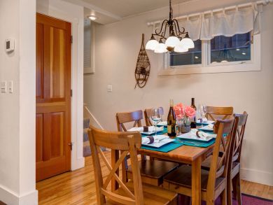 4 Bedroom Ski Home in Park City, Hot Tub & Mountain View