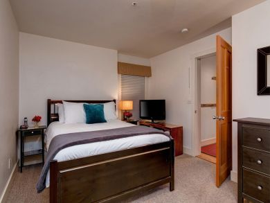 4 Bedroom Ski Home in Park City, Hot Tub & Mountain View