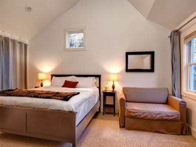 4 Bedroom Ski Home in Park City, Hot Tub & Mountain View