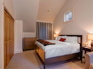 4 Bedroom Ski Home in Park City, Hot Tub & Mountain View