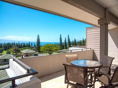 Kapalua Vacation Condo Sleeps Four Guests. 1.5 Bathrooms