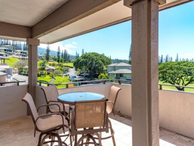 Kapalua Vacation Condo Sleeps Four Guests. 1.5 Bathrooms