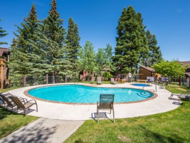 3 Bedroom Townhome With Den in Deer Valley 3 Bedroom Townhome With Den in Deer Valley