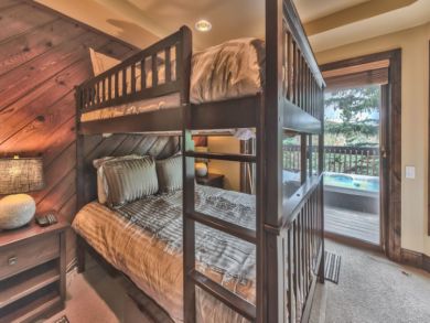 3 Bedroom Townhome With Den in Deer Valley 3 Bedroom Townhome With Den in Deer Valley