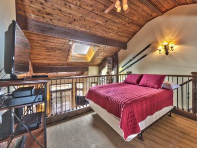 3 Bedroom Townhome With Den in Deer Valley 3 Bedroom Townhome With Den in Deer Valley