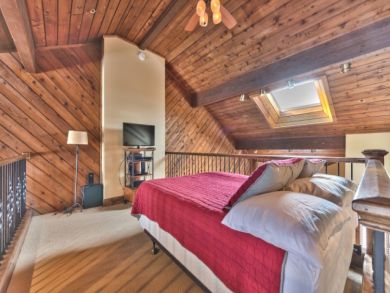 3 Bedroom Townhome With Den in Deer Valley 3 Bedroom Townhome With Den in Deer Valley