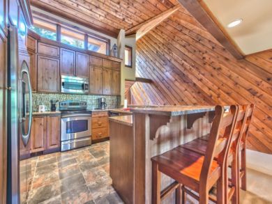 3 Bedroom Townhome With Den in Deer Valley 3 Bedroom Townhome With Den in Deer Valley