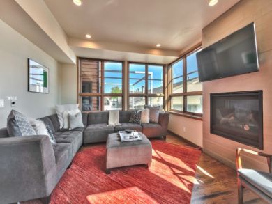 Park City Vacation Home Sleeps Nine Guests.