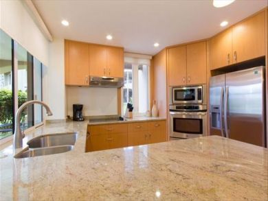 Ground Floor 2 Bedroom Condo Short Walk to Beach Sleeps 6