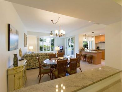 Ground Floor 2 Bedroom Condo Short Walk to Beach Sleeps 6