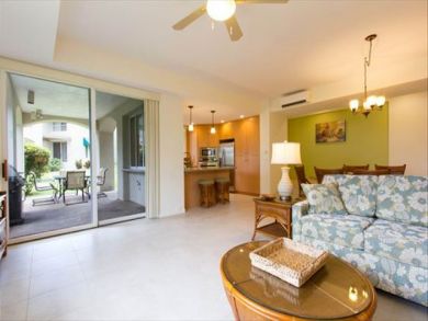 Ground Floor 2 Bedroom Condo Short Walk to Beach Sleeps 6