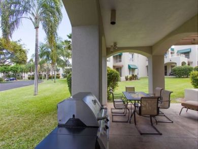 Ground Floor 2 Bedroom Condo Short Walk to Beach Sleeps 6