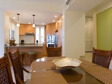 Ground Floor 2 Bedroom Condo Short Walk to Beach Sleeps 6