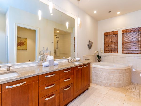 Luxurious 3-Bedroom Villa in Maui - Ultimate Island Retreat